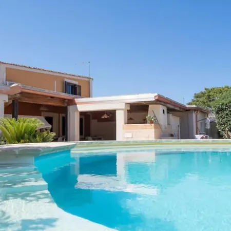 Con Piscina Al Mare