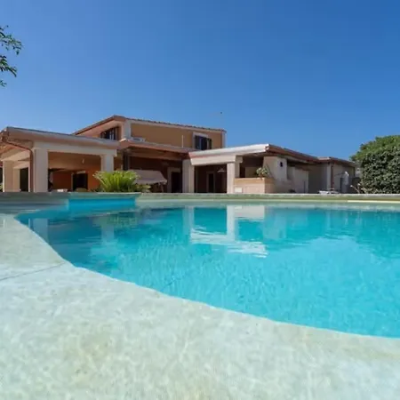 Con Piscina Al Mare Semesterbostad