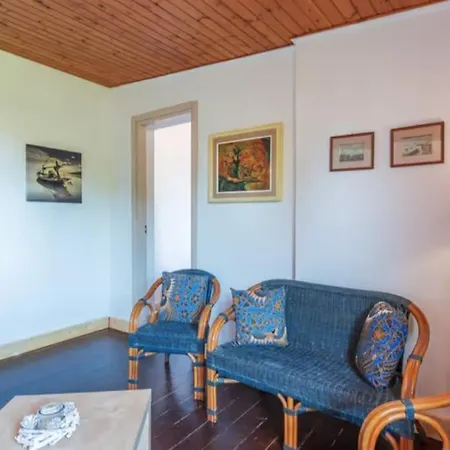 Con Piscina Al Mare *