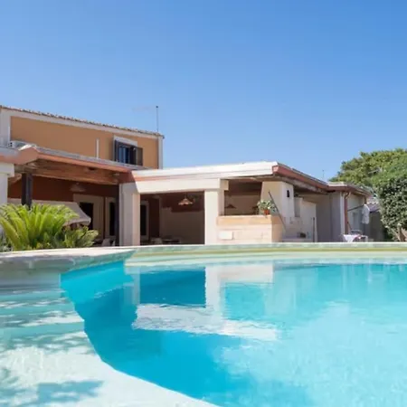 Con Piscina Al Mare Semesterbostad